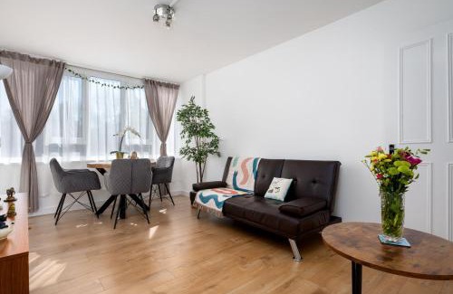 North Finchley Apartment | GuestReady - Serene retreat in North Finchley
