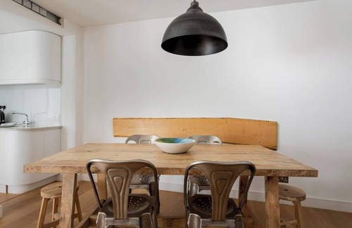 West Kensington Apartment | GuestReady - Stylish 2BR Home in West Kensington