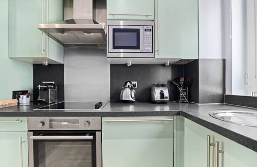 Tower Hill Apartment | GuestReady - Tower of London at your doorstep