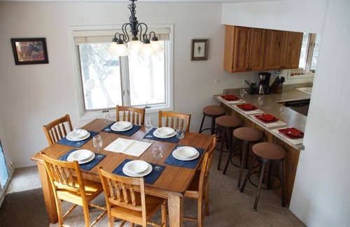 Fraser House | Guests Love It! Dog Friendly, Close to Winter Park, Hot Tubs, Pool, Club Pass