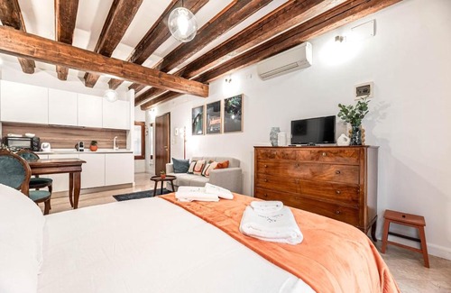 Dorsoduro Apartment | Guggenheim Studio