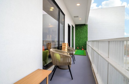 Eighth Avenue Condo | Gulch - Custom Nashville Vacation