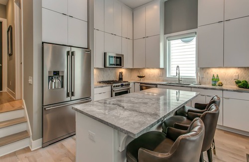 Edgehill House | Gulch South - 4BR home with rooftop deck - One of the best Nashville locations
