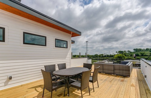 Edgehill House | Gulch South - 4BR home with rooftop deck - One of the best Nashville locations