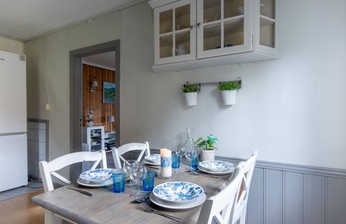 Tysnes House | Gulehuset by Interhome