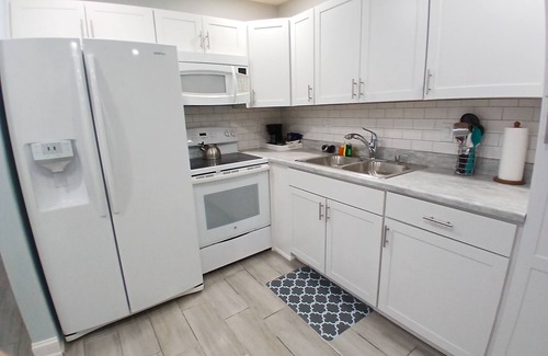 Bonita Shores Apartment | Gulf Access Canal & Dock 1.2 Miles 2 Beach Just Redone Close 2 Barefoot Beach!