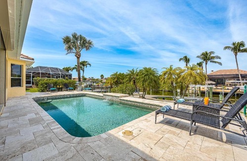 Pelican House | Gulf Access, Heated Pool, Sleeps 6 - Villa Coastal Retreat - Roelens Vacations