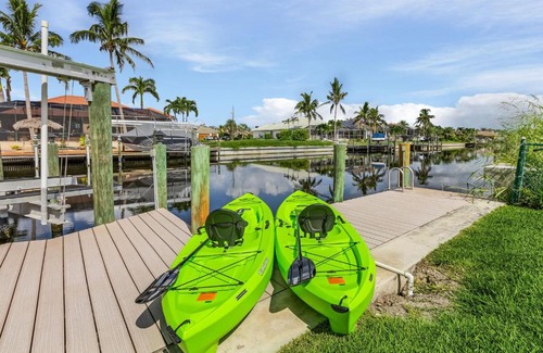 Pelican House | Gulf Access, Heated Pool, Sleeps 6 - Villa Coastal Retreat - Roelens Vacations