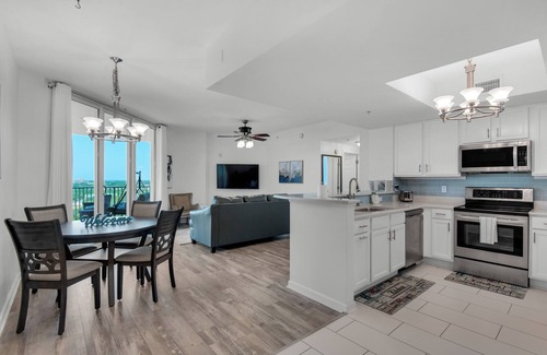 Indian Bayou Resort | Gulf & Bay View 11th floor Destin resort 2 bed, 2 bath near white sand beaches