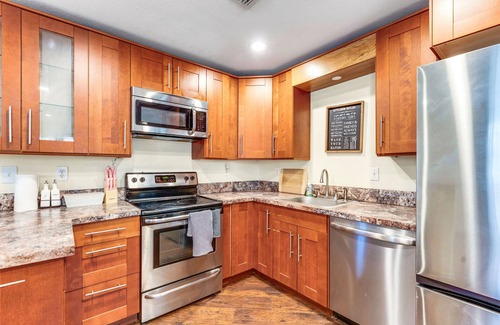 Apalachicola House | Gulf Breeze Home Away