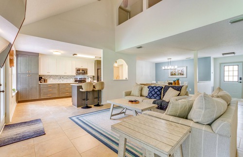 Gulf Breeze House | Gulf Breeze Home w/Screened Porch + Game Room!