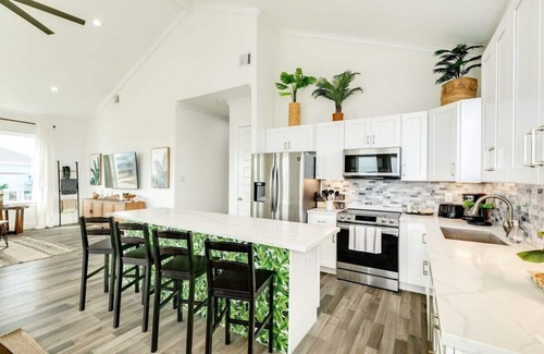 Terramar Beach House | Gulf Breezes, Stunning Kitchen & Decor!