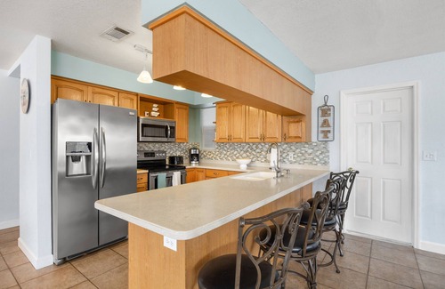 Pinebrook Estates House | Gulf Coast Get-Away! Heated pool, sleeps 10! 69th