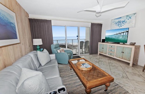Fort Walton Beach Apartment | Gulf Dunes 314 Sunny & Chair