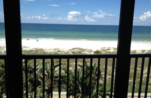 Indian Rocks Beach Condo | Gulf Front, Beautifully Renovated, Clean!