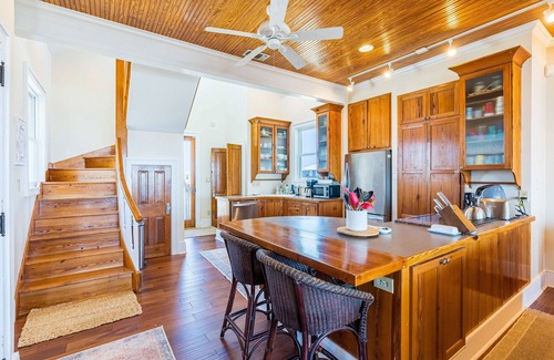 Southpointe House | Gulf-front beauty with direct beach access, modern interior, & large balcony