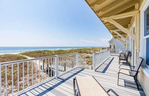 Southpointe House | Gulf-front beauty with direct beach access, modern interior, & large balcony