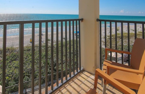 Belleair Beach Condo | Gulf-front condo with pool, amazing views & central AC - dog-friendly