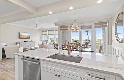 WaterSound Beach Condo | GULF FRONT, PRIVATE BEACH, Pool, Beach Set Up included Mar-Oct!