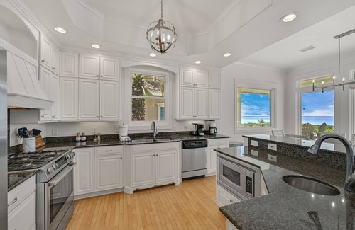 San Juan House | Gulf Front Updated Coastal Home 1 mile from Seaside