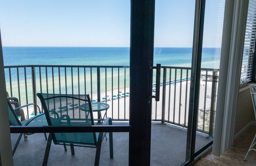 Panama City Beach Condo | GULF Of MEXICO VIEW.BEACH ACCESS.CONDO ON THE BEACH WITH BALCONY!