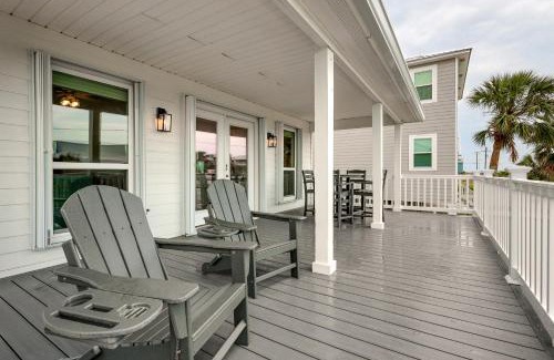 Gulf Shores House | Gulf Shores Cottage with Water Views, Walk to Beach!