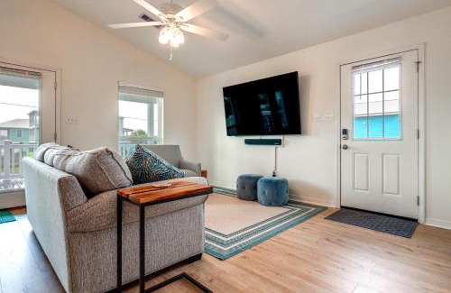 Gulf Shores House | Gulf Shores Cottage with Water Views, Walk to Beach!