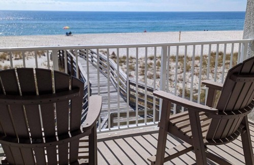 Ono Island Condo | Gulf Side Villas 1B Pet Friendly Gulf Front condo-Free Daily Activities