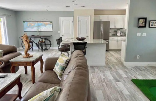 Bradenton House | Gulf to Golf close to the Beach 😉