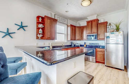 Bahama Beach House | Gulf-view condo with beach across the street, balcony, AC, washer/dryer, & WiFi
