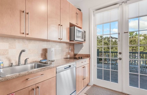 Rosemary Beach Condo | Gulf View: Crown Studio on Main St, across from Pearl Hotel