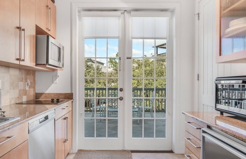 Rosemary Beach Condo | Gulf View: Crown Studio on Main St, across from Pearl Hotel