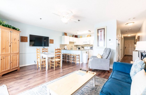 Crystal Beach Condo | Gulf view, direct beach access, heated pool, hot tub