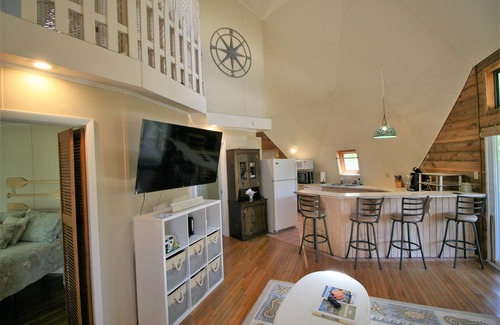 Panacea Cottage | Gulf view Geodesic Dome Cottage just a 5 minute walk to uncrowded beach!