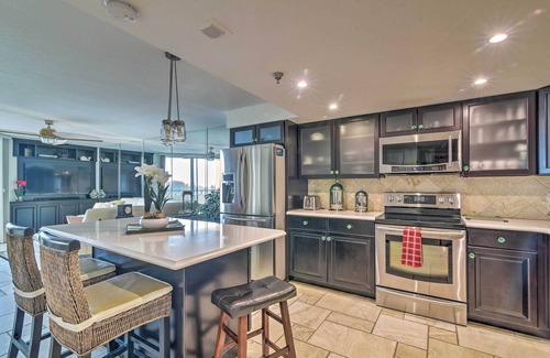 Hudson Condo | Gulf-View Hudson Condo in Waterfront Resort!