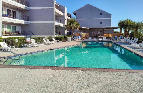 Galveston Apartment | Gulf Views and Patio Lovely Galveston Condo!