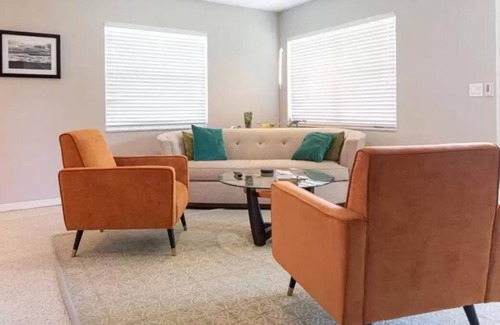 Bayview House | Gulfport Cottage by the Beach, Restaurants, & Marina