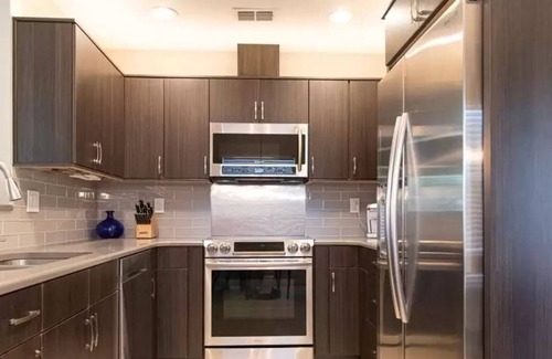 Bayview House | Gulfport Cottage by the Beach, Restaurants, & Marina