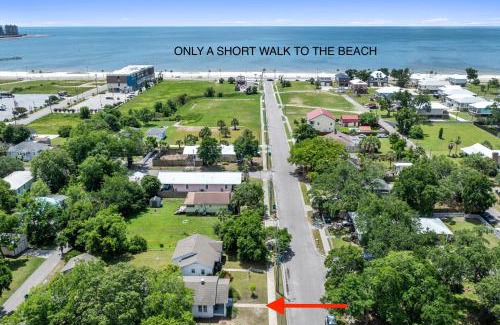 Gulfport House | Gulfport Game Room House Walk to Beach Family Fun