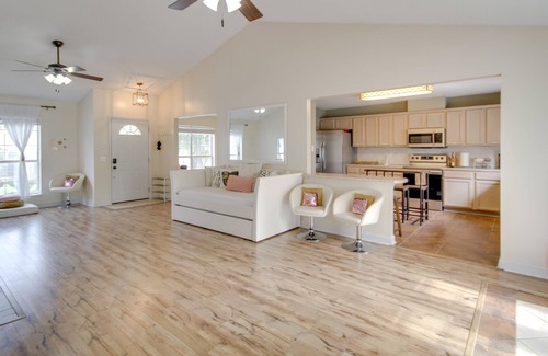 Gulfport House | Gulfport Home w/ Patio - 6 Mi to Beaches!