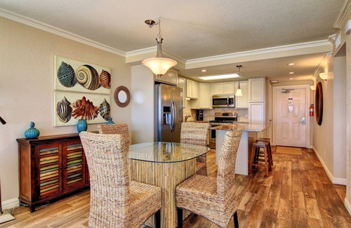 Corpus Christi Condo | Gulfstream Condos Unit 218 | Beachfront Corner Unit | Amazing View