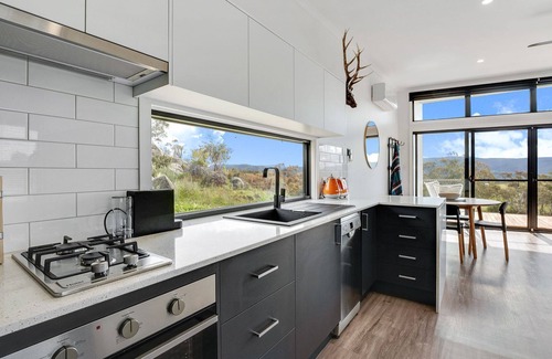 East Jindabyne Cabin | Gum Eco Lodge at Peak View Farm