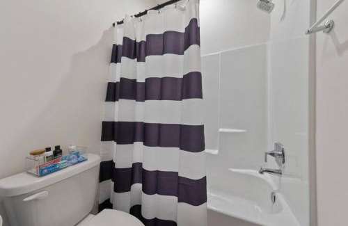Lafayette Apartment | Gumbo House-Prime Location-King Bed-Fast WiFi