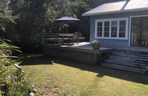 Collingwood House | Gunado - a cosy kiwi bach.