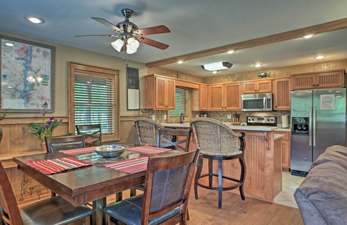 Guntersville Cabin | Guntersville Cabin w/Fire Pit & Covered Porch