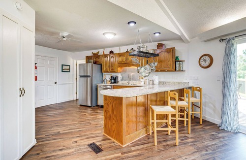 Guntersville House | Guntersville Hideaway w/Mountain & Lake Views!