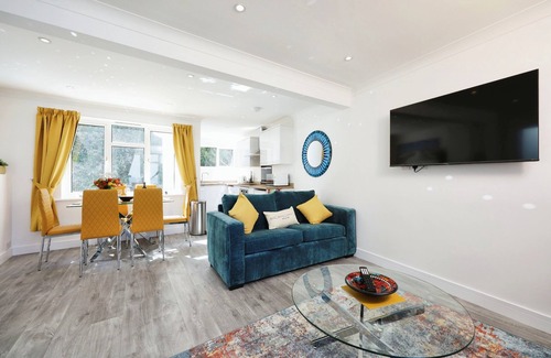 Shanklin Cottage | Gurnard At The Aqua - sleeps 6 guests in 3 bedrooms