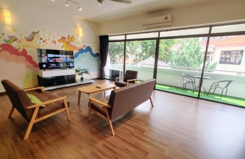 Downtown George Town Apartment | GurneyVille