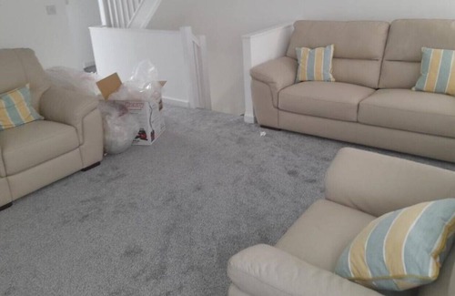 Cheadle House | Gusto - 4 beds, Sleeps 7- Delightful Leisure Stay