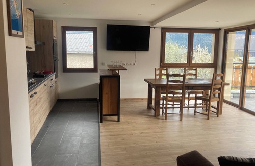 Aussois Apartment | Hébergement Dans une Maison de Village Gîte des Fouines apt Dourghi 4/6personnes